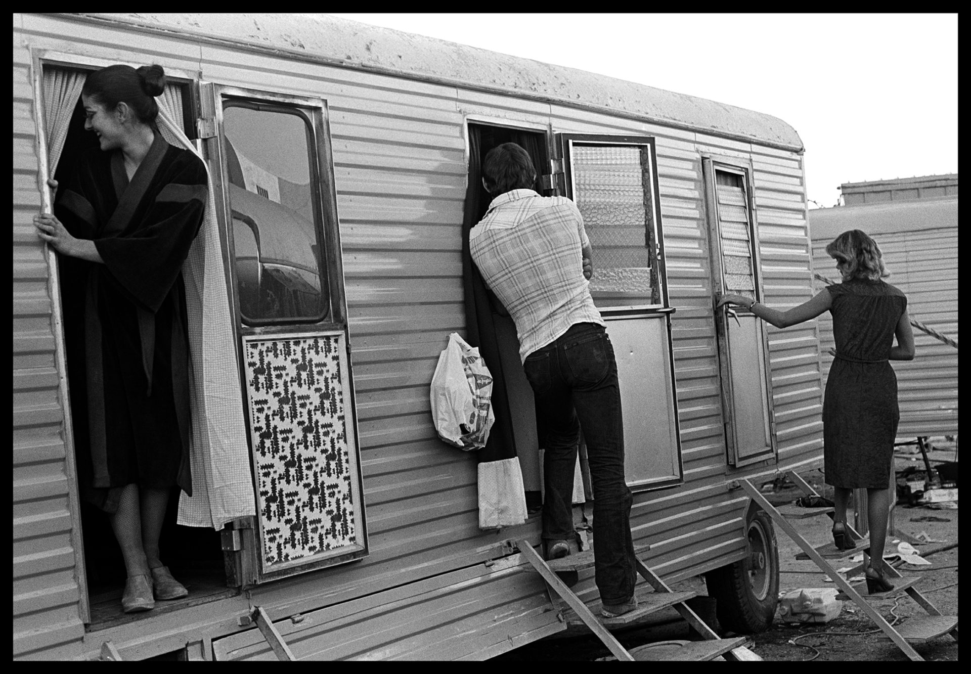 mobilehome-circus-car-jordi-garcia